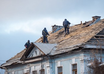 Кровельные работы зимой Кровельные работы с демонтажем старой кровли